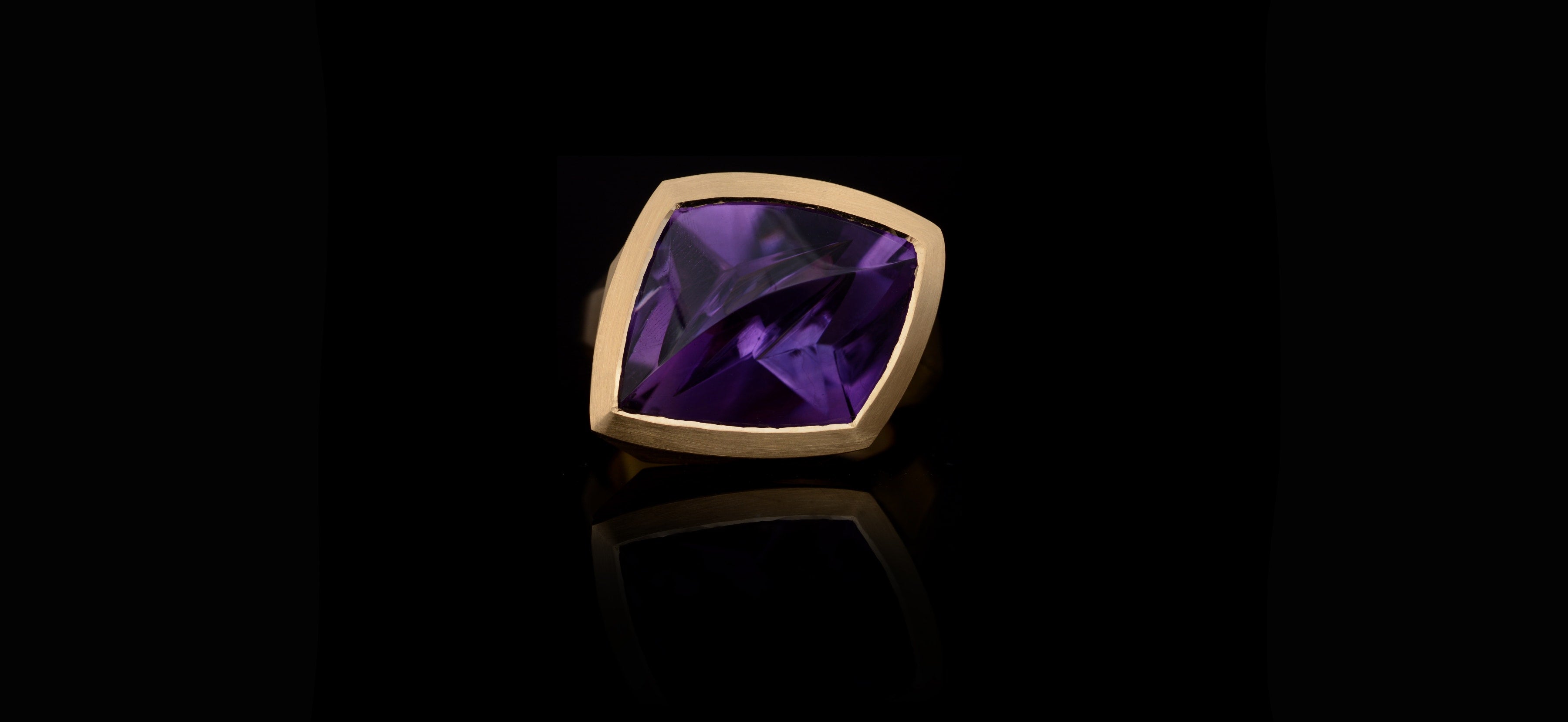 Free Form Amethyst Arris Ring 18ct yellow gold