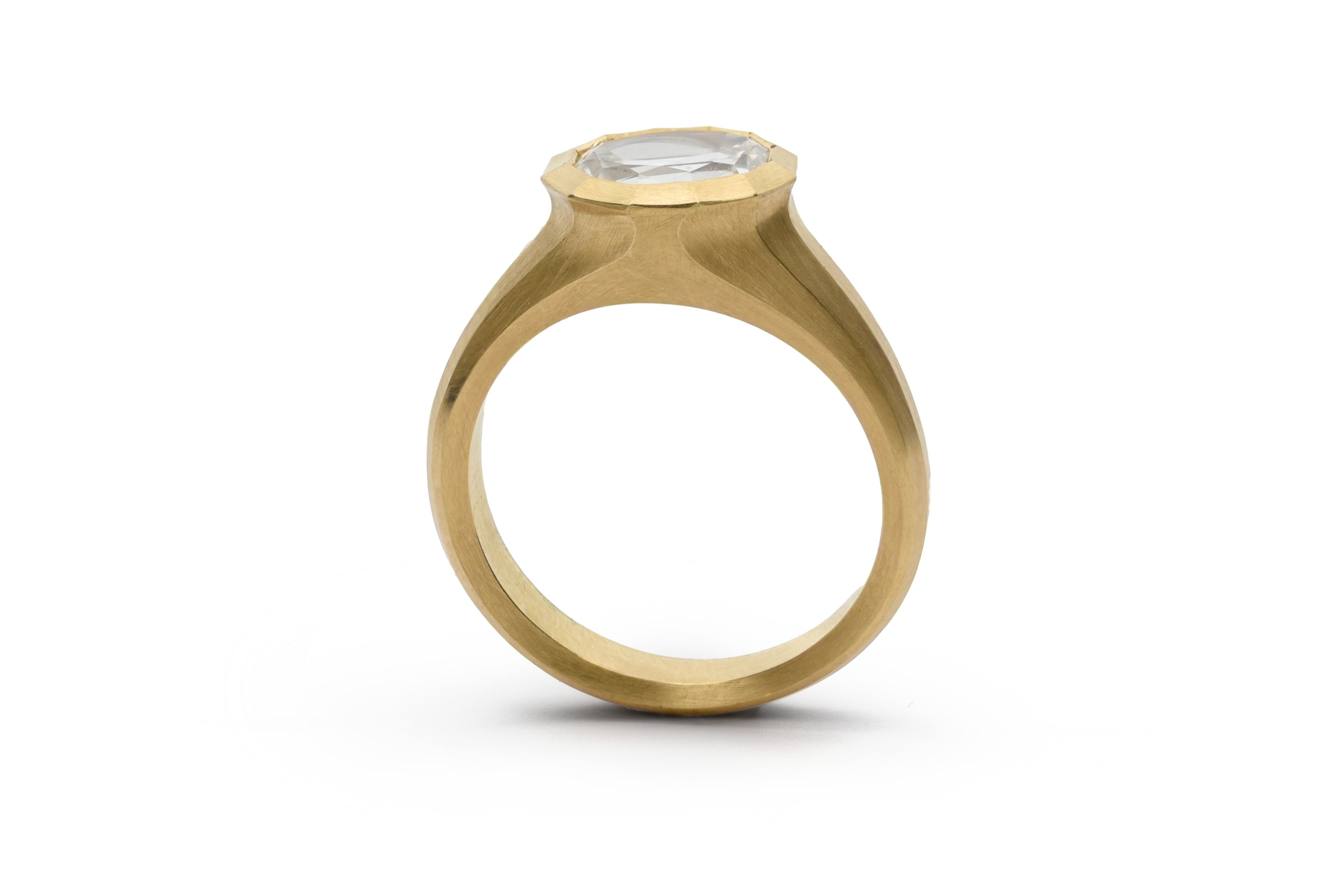 18ct Yellow Gold Oval Diamond Faceted Arris Ring