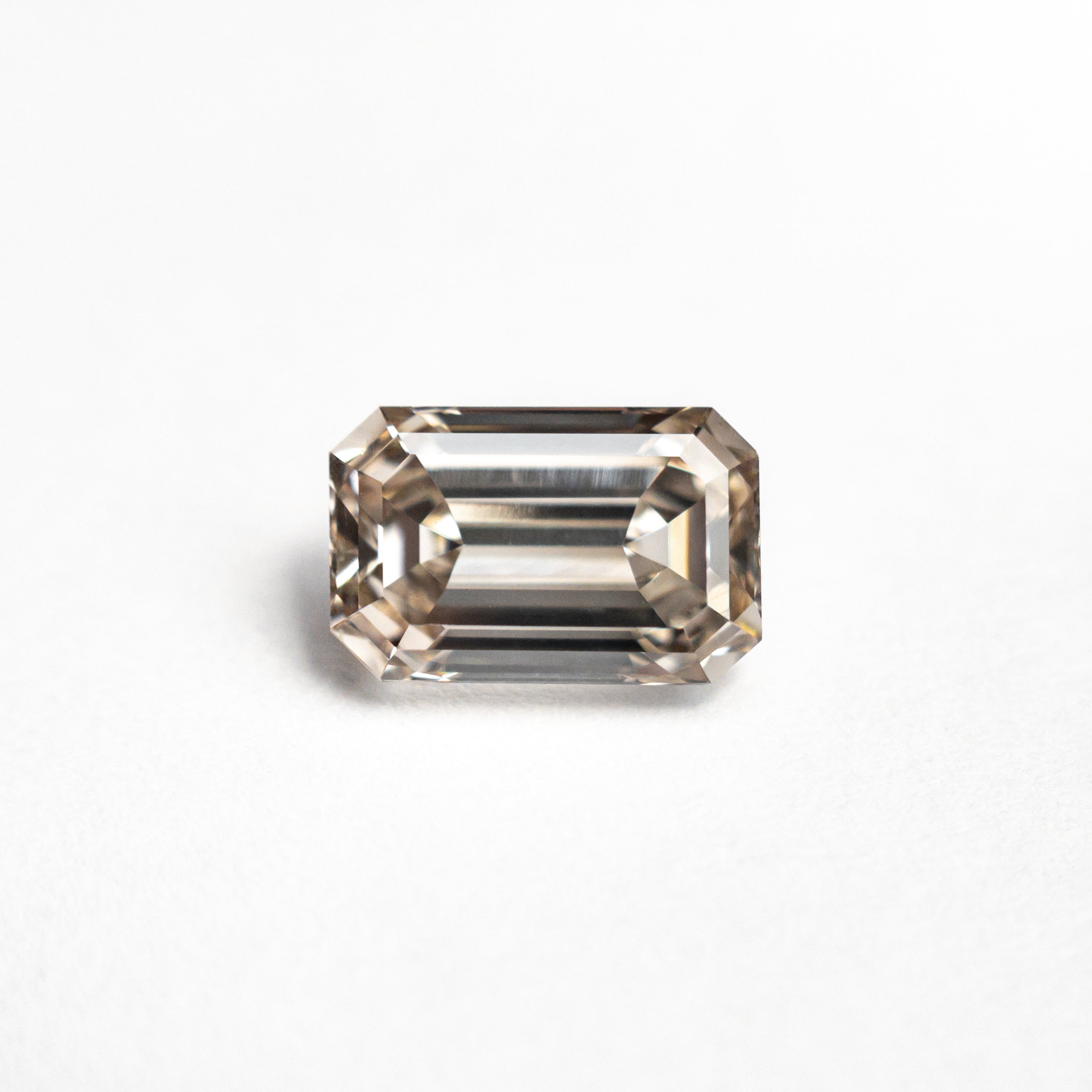 1.11ct 7.23x4.69x3.17mm VS1 C4 Cut Corner Rectangle Step Cut 🇨🇦 26316-02