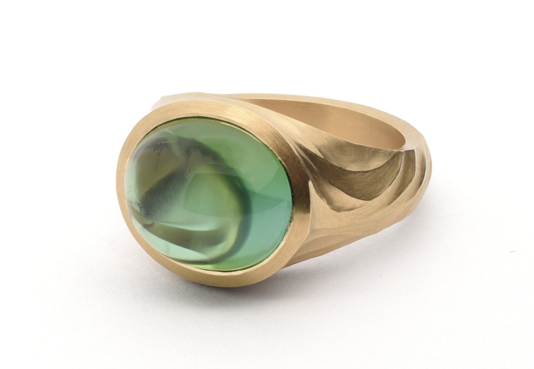 18ct Yellow Gold Green Tourmaline Cabochon Arris Ring