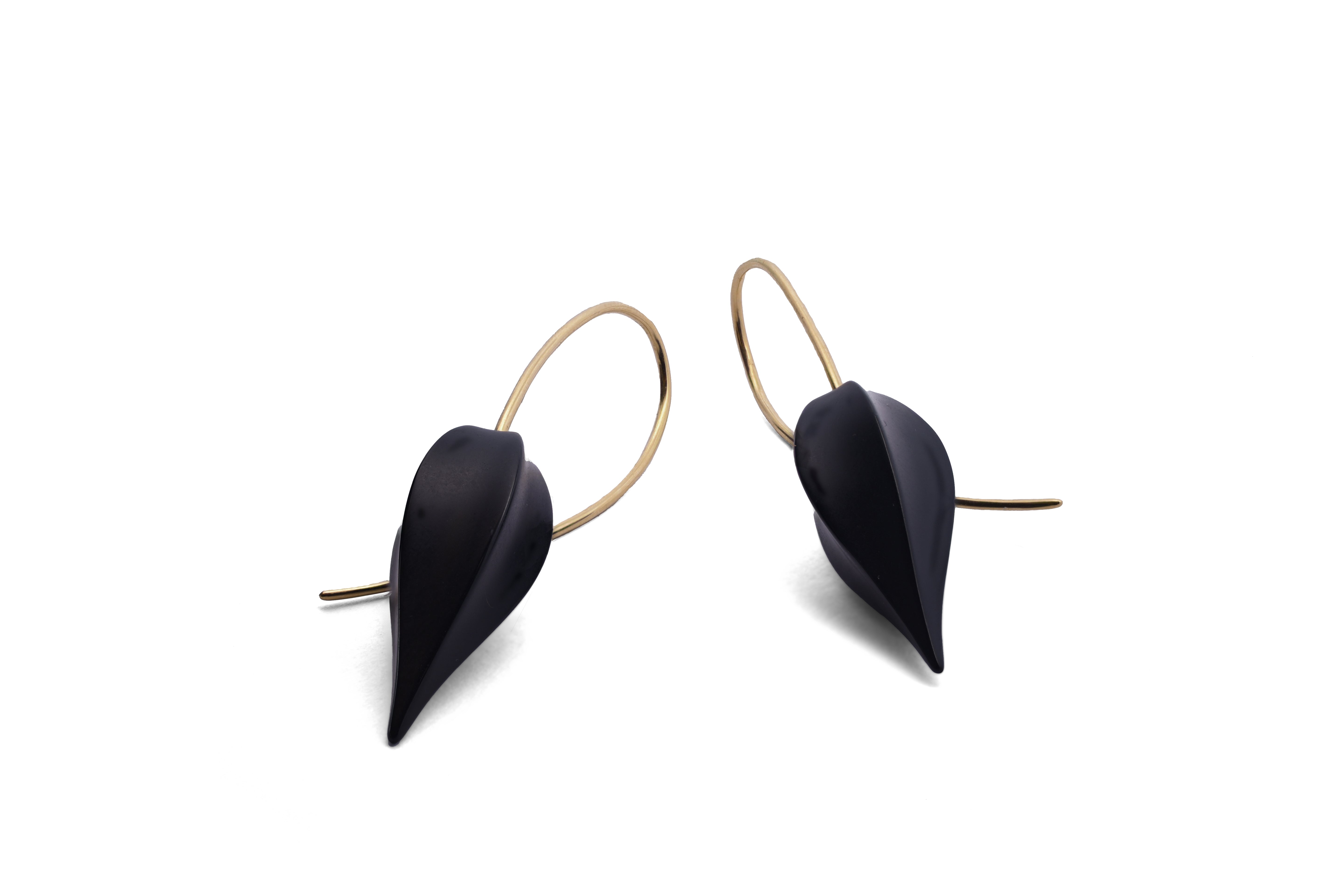 18ct Yellow Gold Carved Onyx Drop Earrings