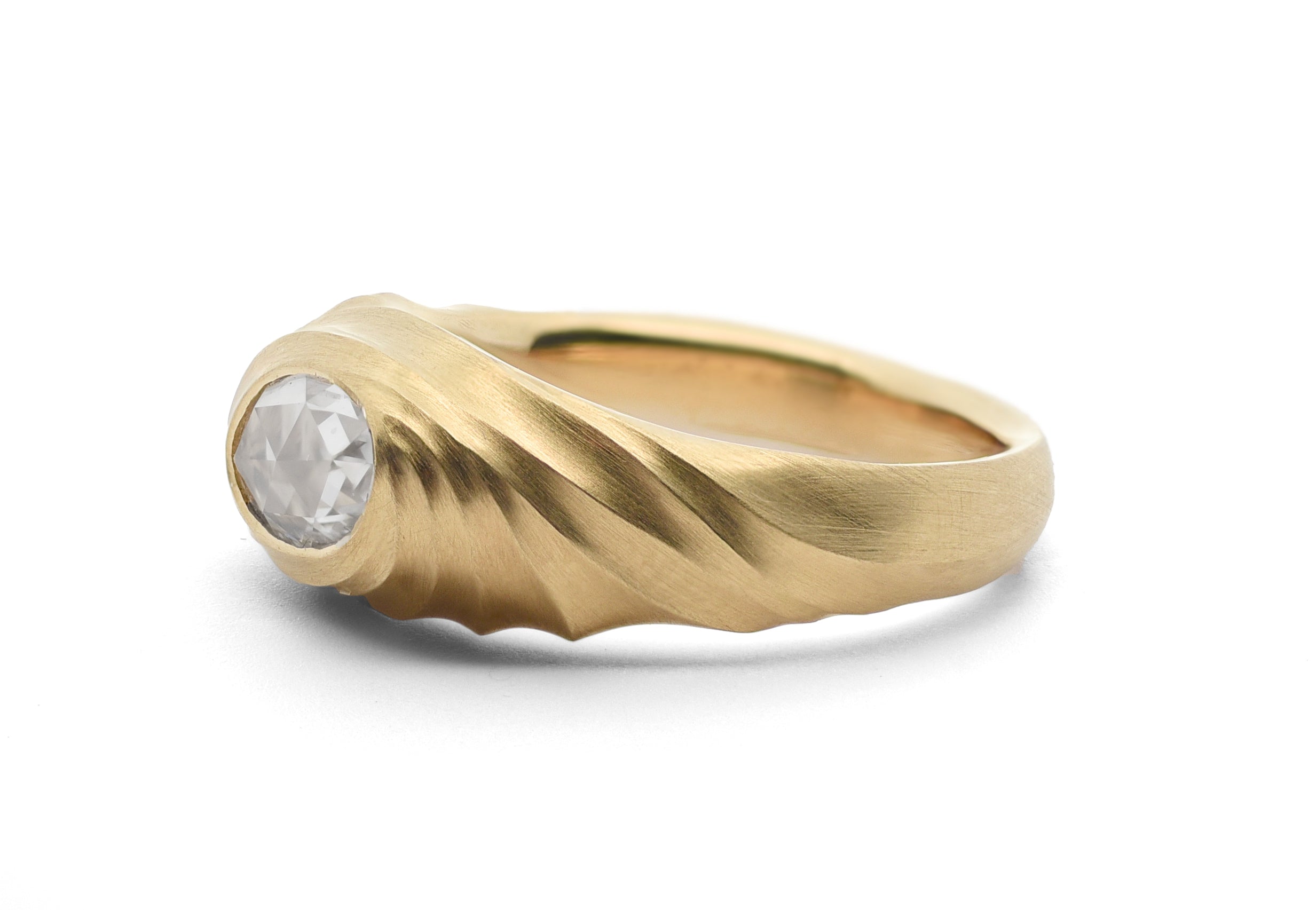18ct Yellow Gold Rose Cut Oval Diamond Arris Ring