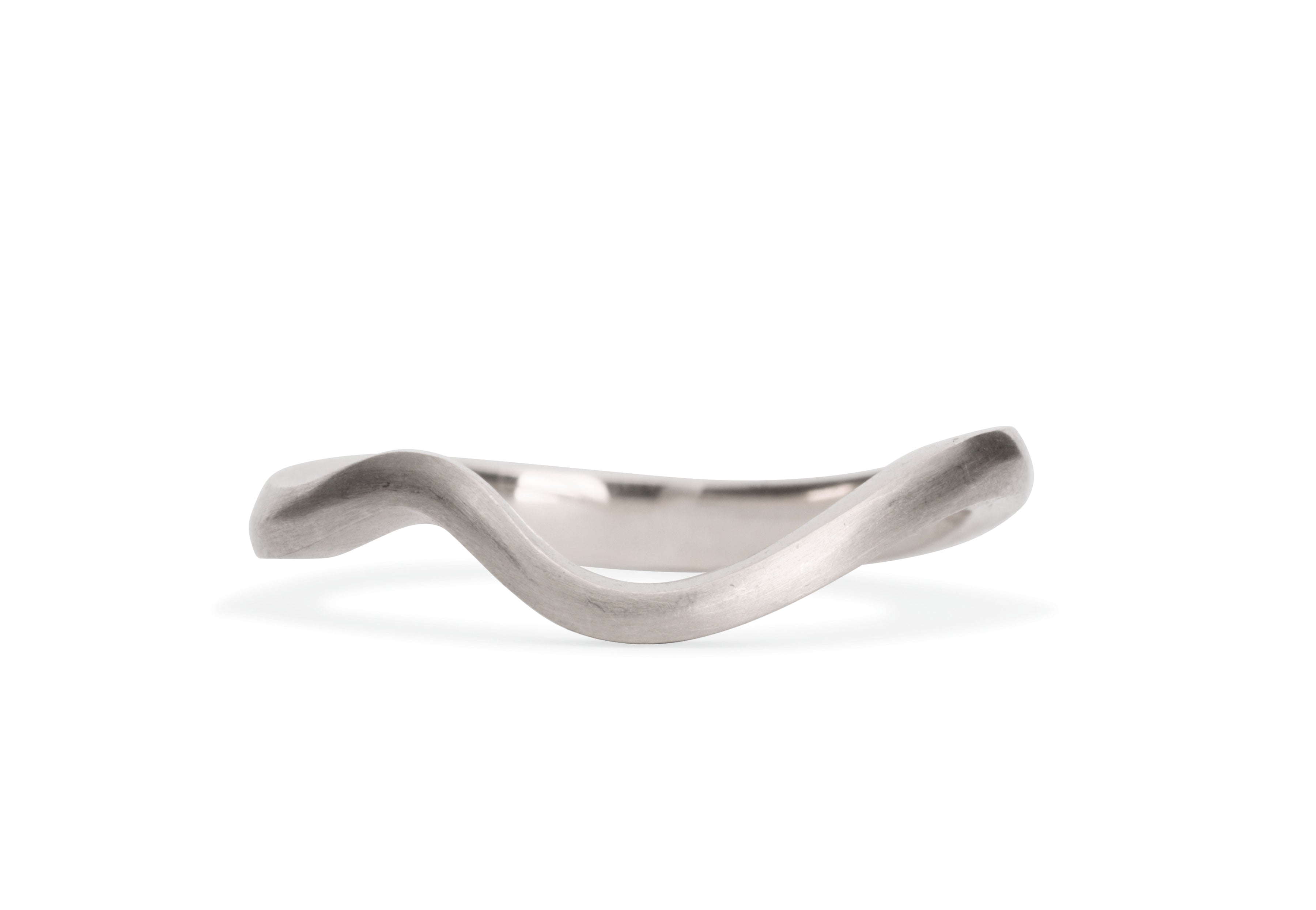 Soft Curve Smooth Fitted Wave Wedding Band