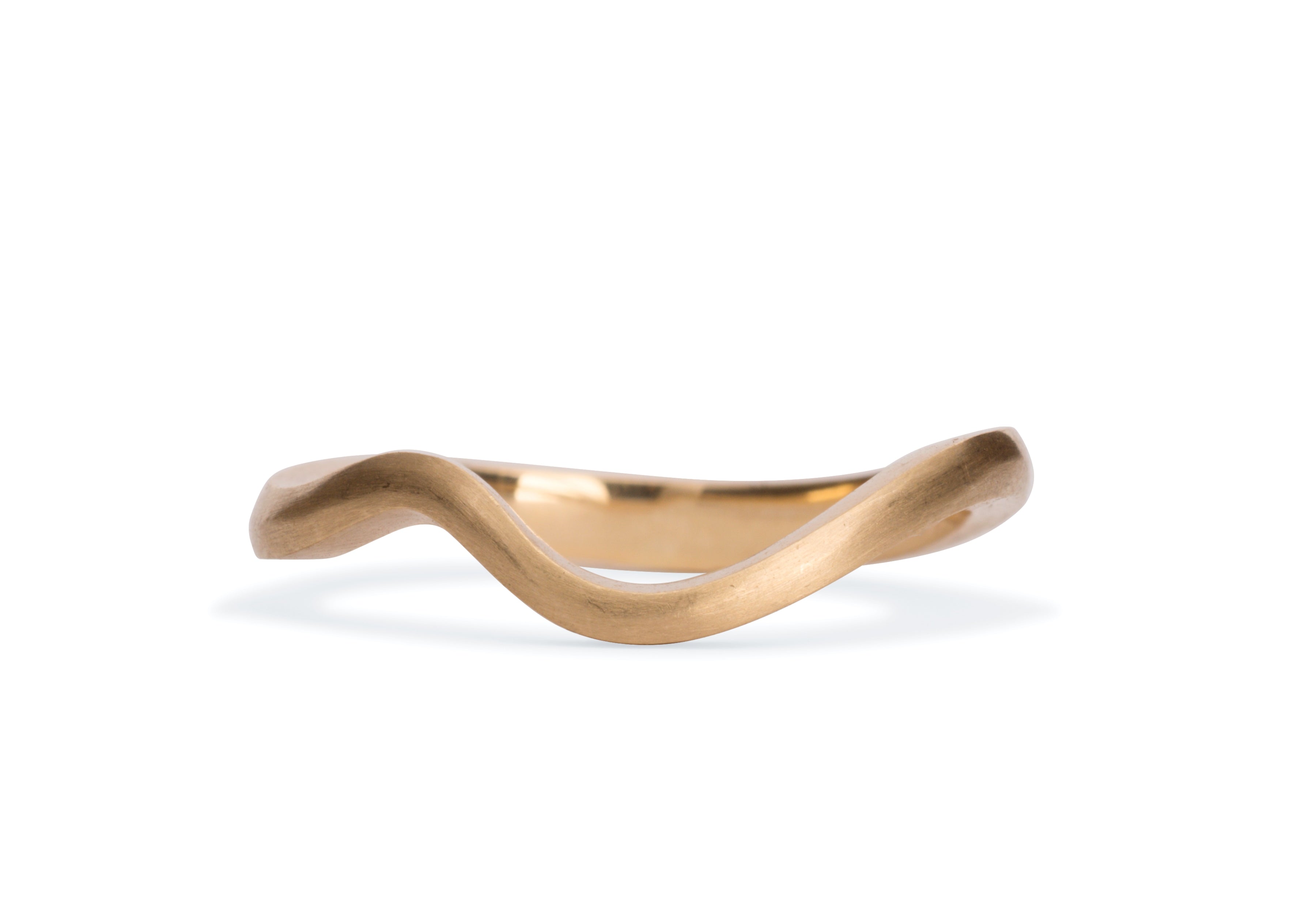 Soft Curve Smooth Fitted Wave Wedding Band