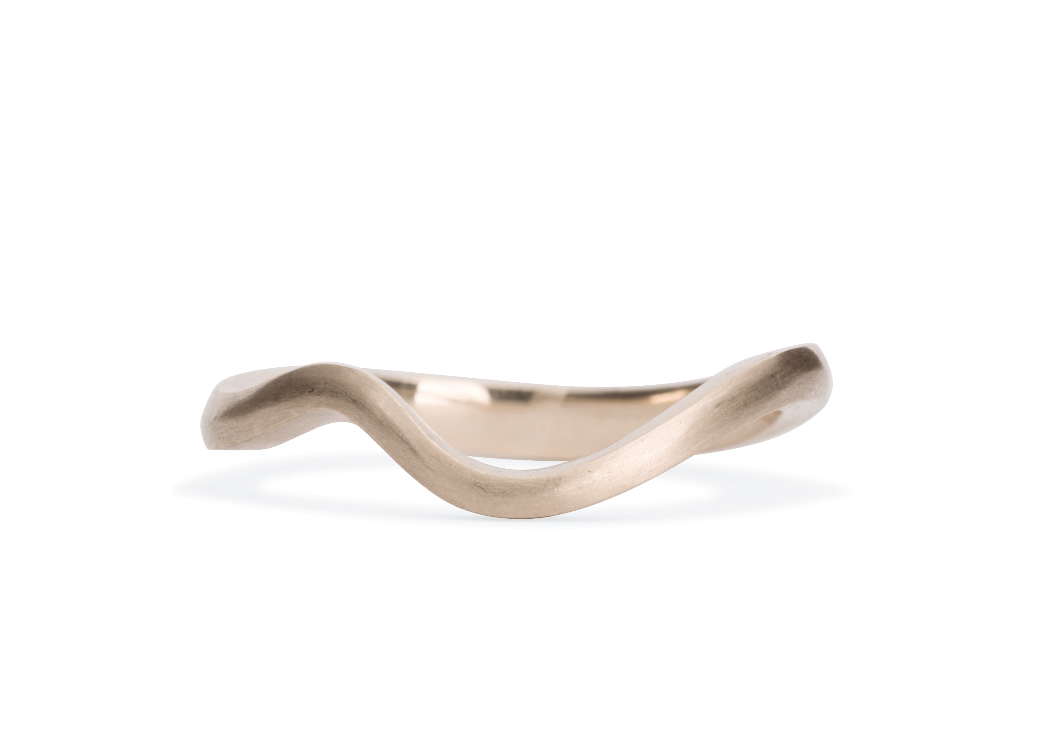 Soft Curve Smooth Fitted Wave Wedding Band