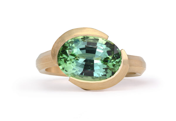 Oval tourmaline & yellow gold Arris ring